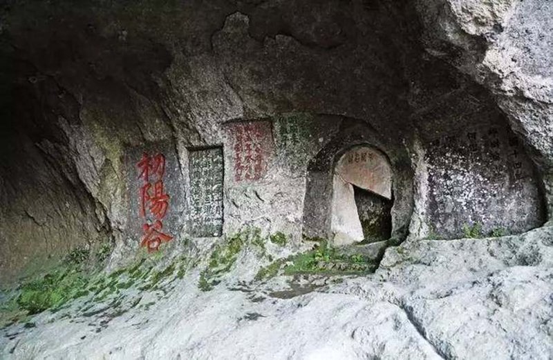 赤壁市安瑞德摄影中心在哪里？这家在摄影界颇有名气的店铺究竟位于何处？今天，我们来一起揭开谜底。